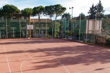 Campo da Basket - Pallavolo regolamentare - Pista di pattinaggio e skateboard